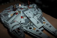 Lego Star Wars 75105 Millenium Falcon 008